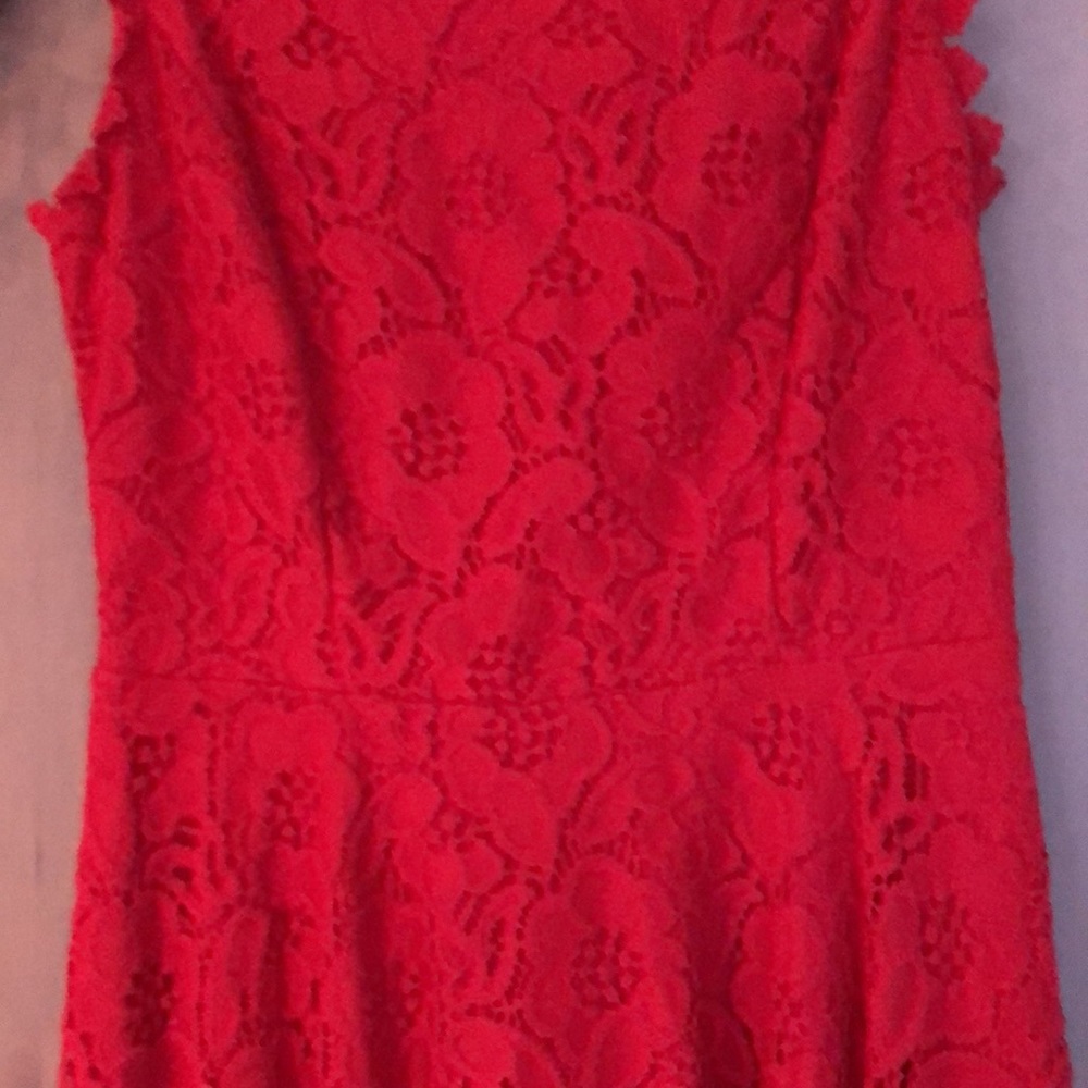 Red lace dress - Picture 2 of 8